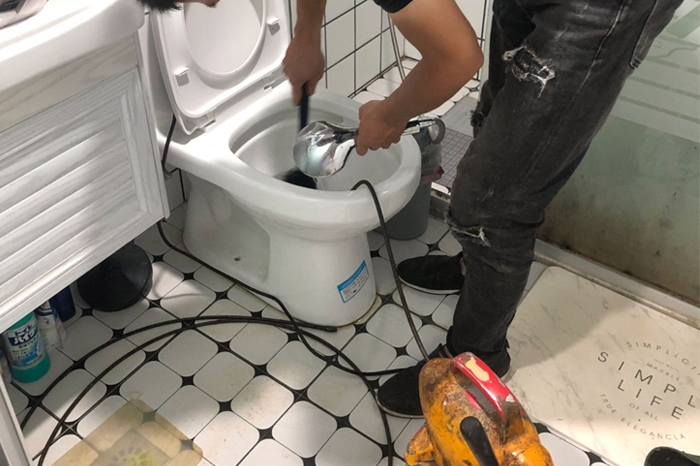 龙泉马桶经常堵塞竟是因为它们,别因方便惹来大麻烦